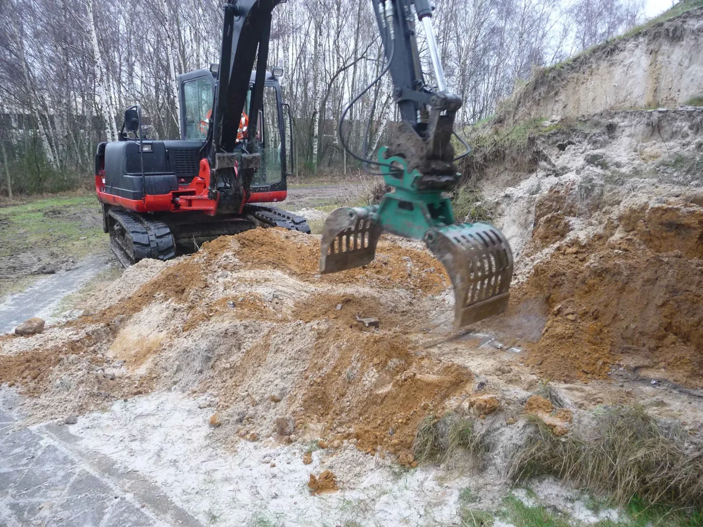 Graafmachine van Kees Plaisier aan het werk